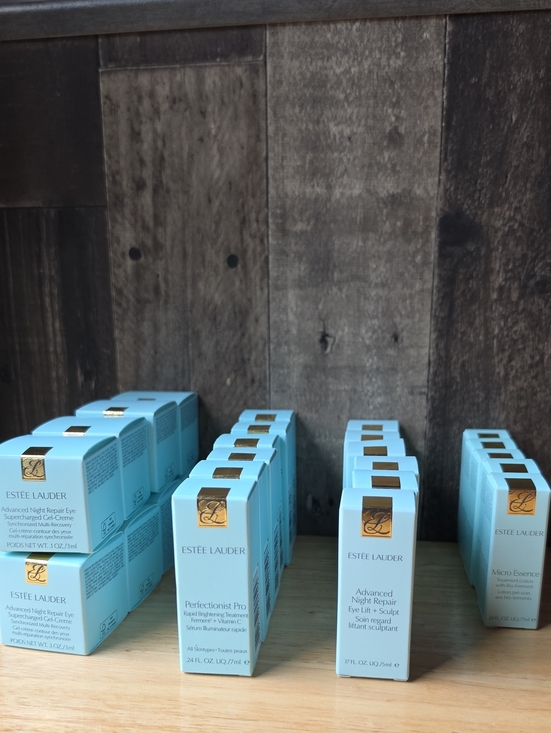 Estee Lauder Other - Estée Lauder 25 Pc